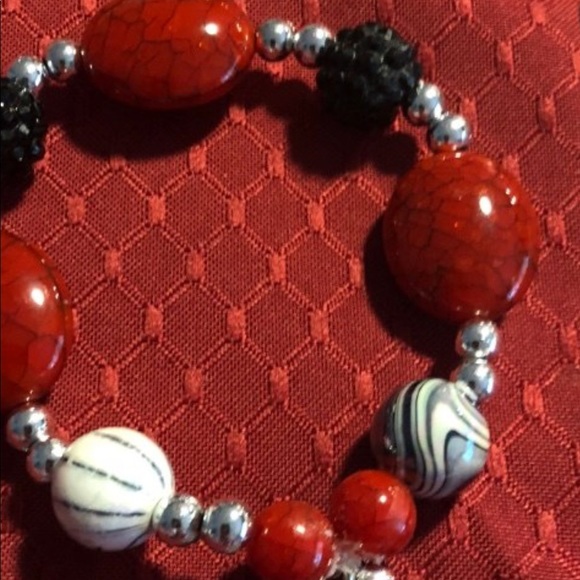 Bracelets - Picture 2 of 8